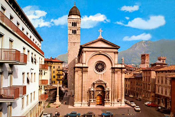 Basilica-y-Plaza-de-Santa-Maria-Maggiore-ok